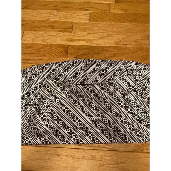 White House Black Market women's black patterned knee length lined silk skirt 6 - Picture 5 of 9